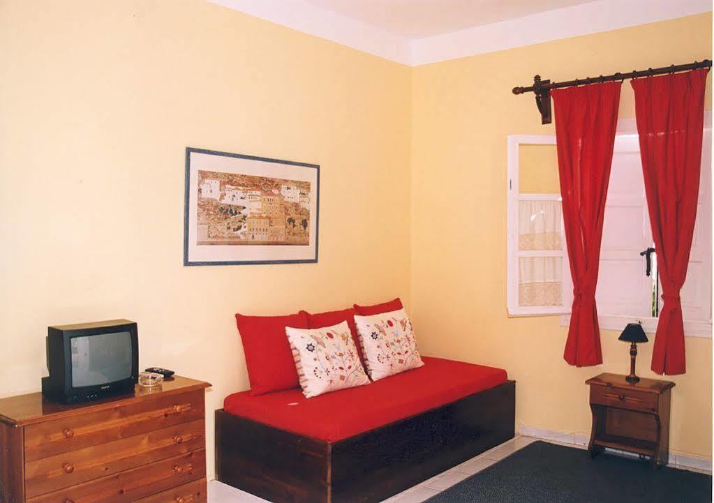 Spetses Retreat Accommodation المظهر الخارجي الصورة
